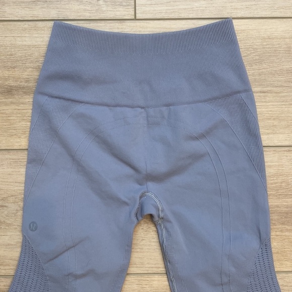Lululemon | Flow and Go | Cropped‎ Leggings Capris - Picture 11 of 16